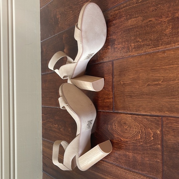 Tan Heels - Picture 3 of 5